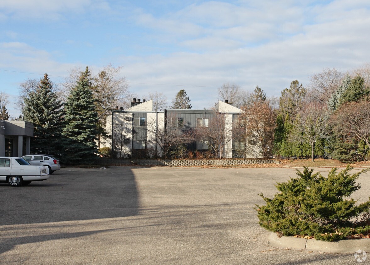 Building Photo - 323 59th St W