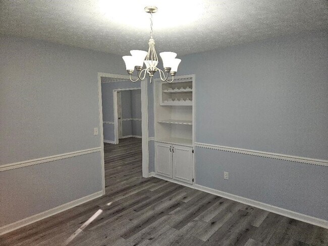 Foto del edificio - FOR RENT in NORTH COLUMBUS - Double Churches Area - Available Now!