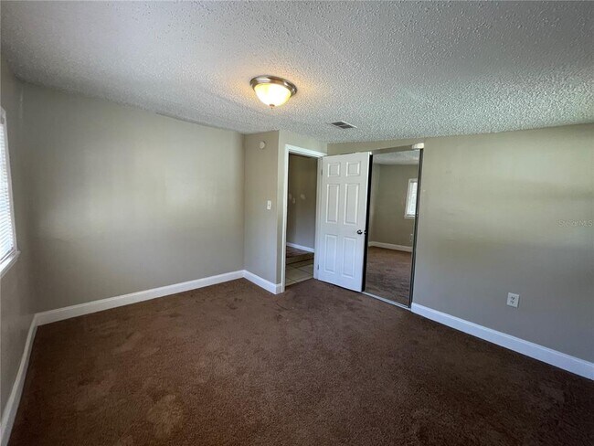 Foto del edificio - 10204 N Edison Ave