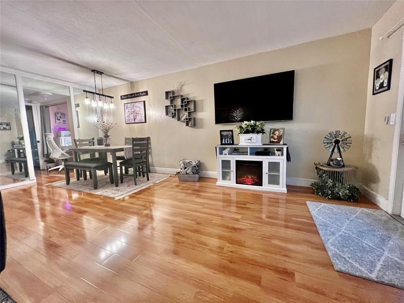 Foto principal - 338 Oakridge N