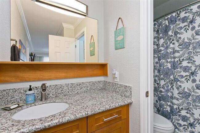 Foto del edificio - 94-1068 Kaukahi Pl #L5