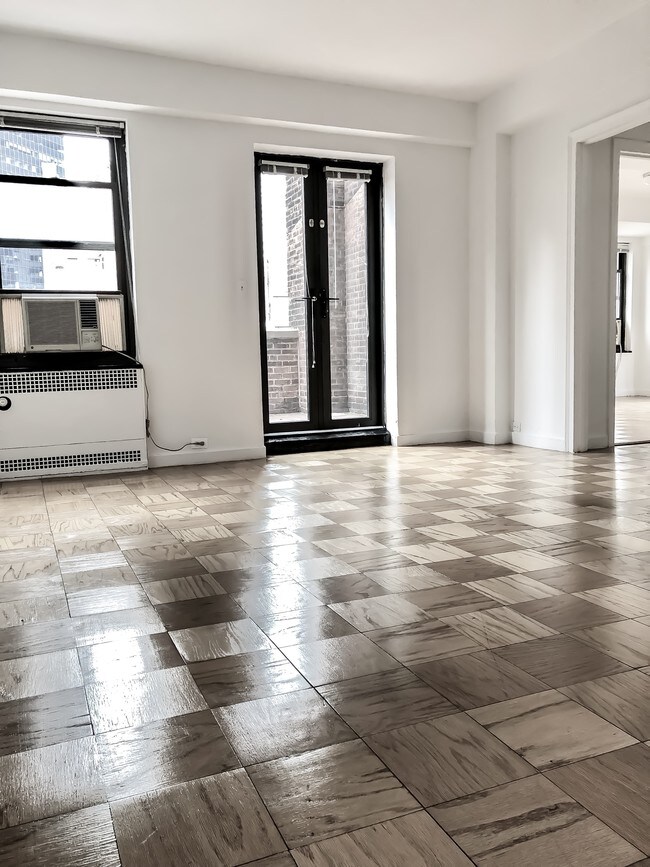 Building Photo - 111 E 38th St