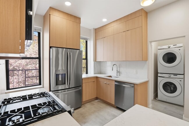 Foto del edificio - 233 1/2 Summit Ave