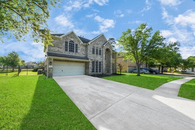 Building Photo - 30214 Vinebriar Dr