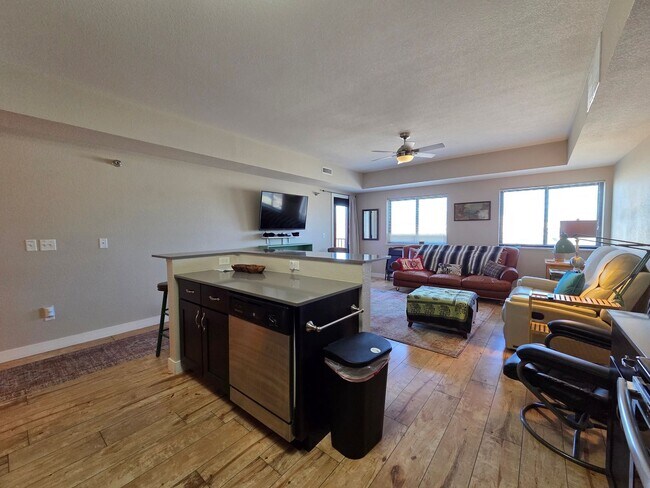 Foto del edificio - 221 E 5th St