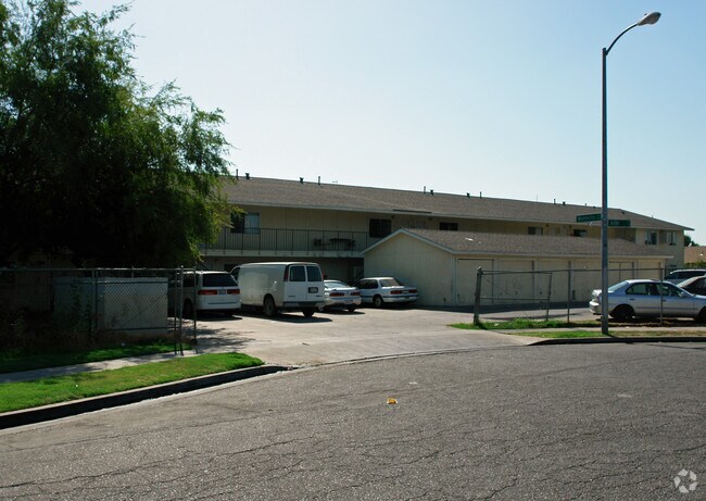 Building Photo - 897 S Adler Ave