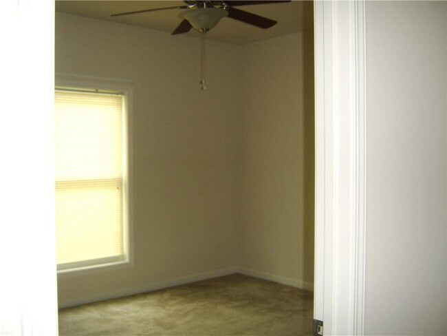 Building Photo - 456 Juliette Ln