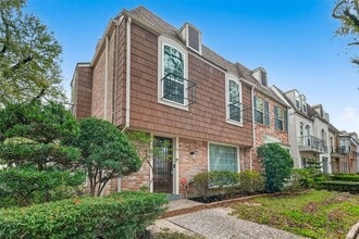 Building Photo - 500 N Post Oak Ln