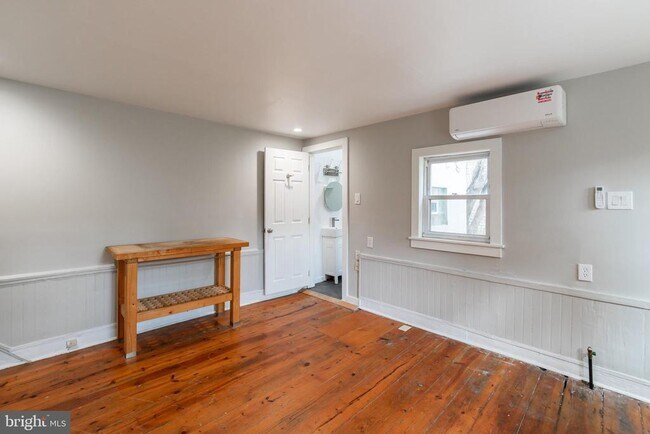 Building Photo - 1221 Marlborough St