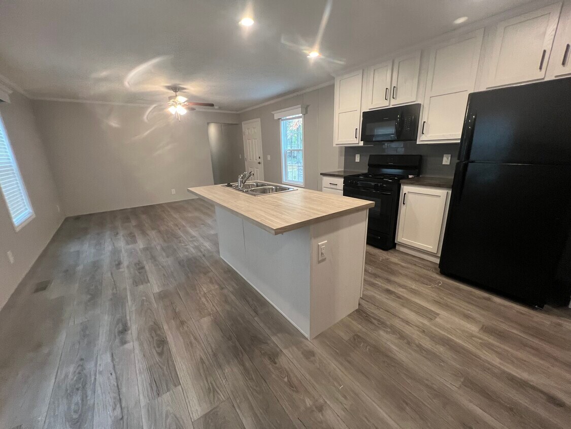 2422 Pajot Rd, Kawkawlin, MI 48631 House Rental in Kawkawlin, MI