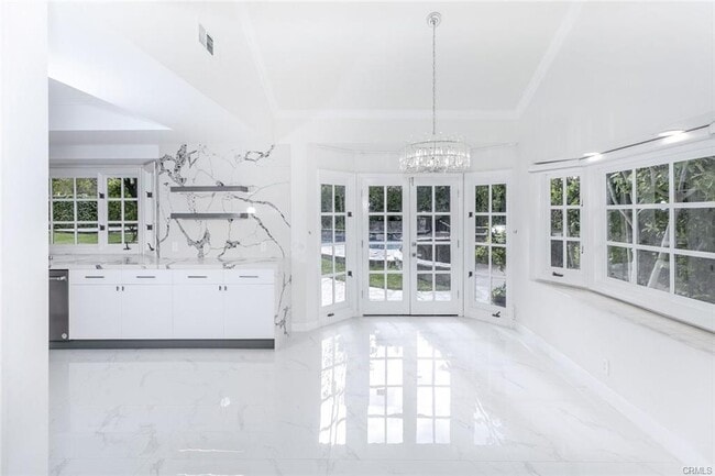 Building Photo - 6037 Little Oak Ln