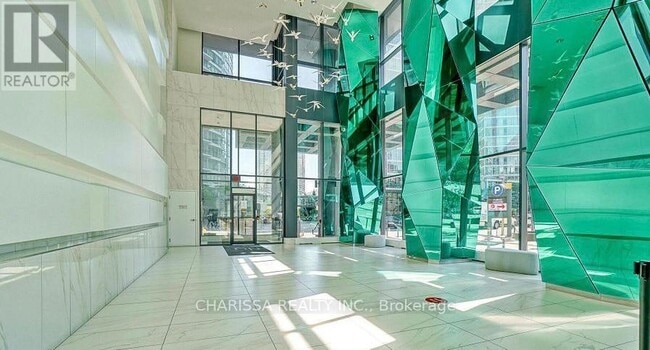 Building Photo - 352 Front St W