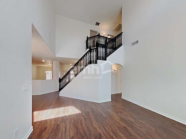 Building Photo - 138 E Calle Del Rondador