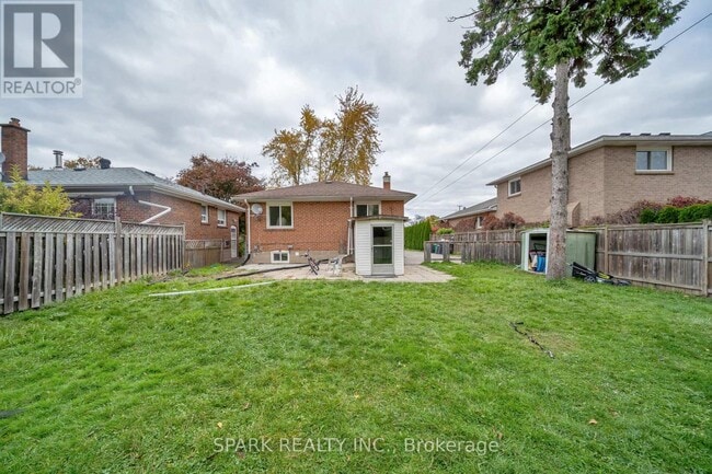 Building Photo - 55 Moore St