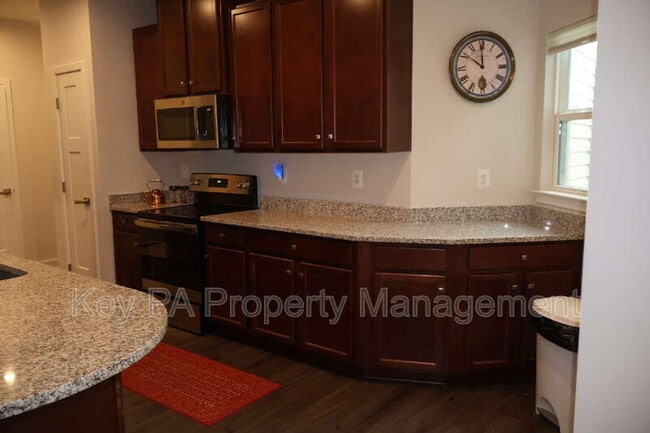 Building Photo - 659 Thomas Penn Dr