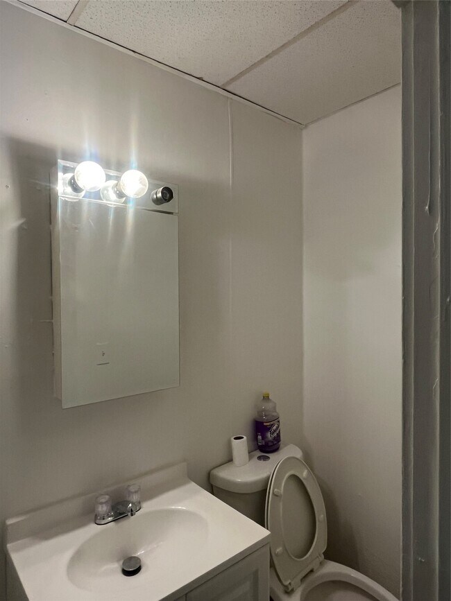 Foto del edificio - 415 Adams Ave