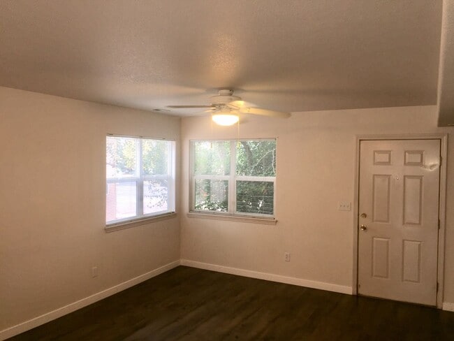 Foto del edificio - 1258-1258 Nichols Blvd