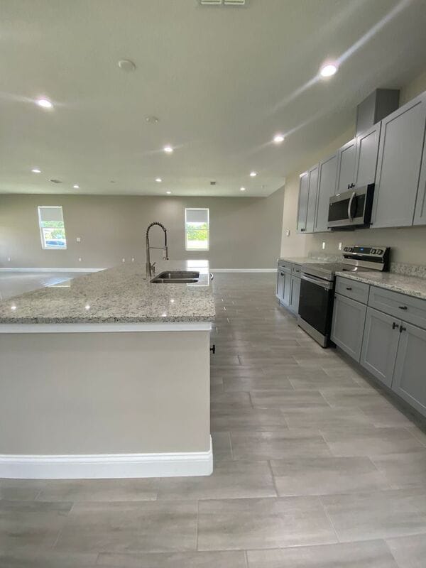 Building Photo - 6557 Taxiway Cir