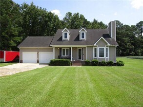 Building Photo - 7256 Goldsboro Rd