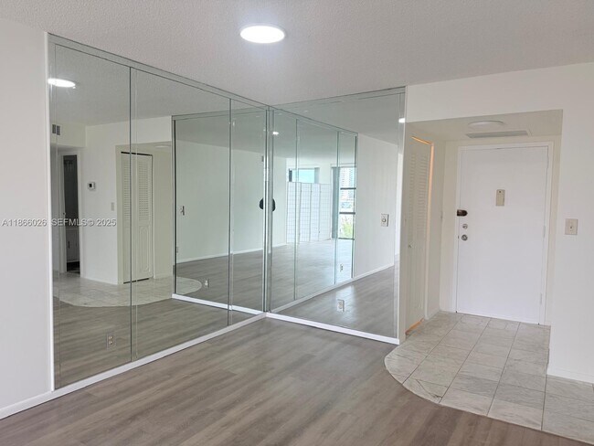 Foto del edificio - 800 Parkview Dr