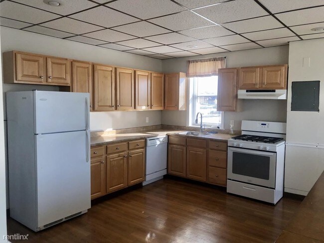 Building Photo - 4654 Umbria St