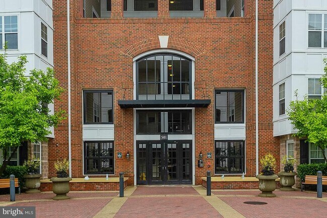 Foto del edificio - 501 Hungerford Dr