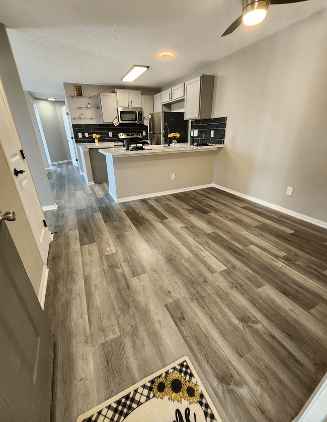 Interior Photo - Estates at Brentwood Lake