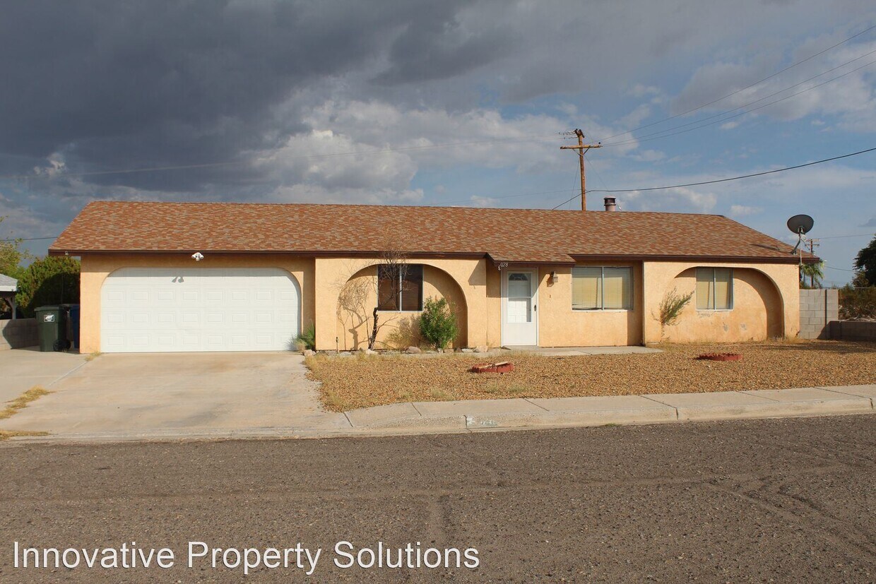 Primary Photo - 3 br, 2 bath House - 3028 Parkway