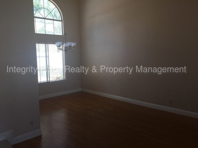 Building Photo - Gorgeous Horse Thief Canyon Home