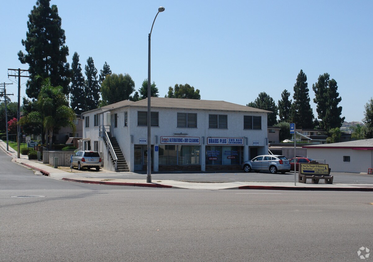 Foto del edificio - 4582-4584 Maple Ave