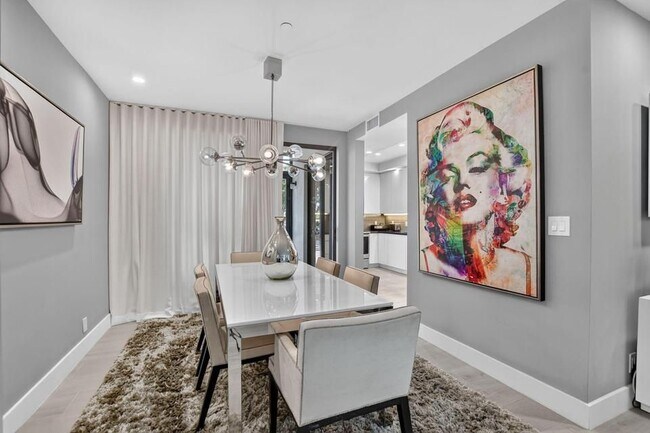 Foto del edificio - 7847 Lakeside Blvd