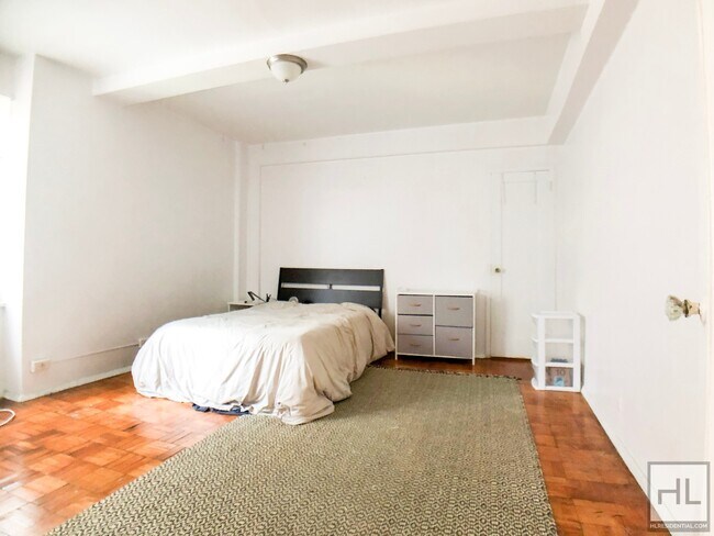 Foto del edificio - Spacious Grand Street & E Broadway