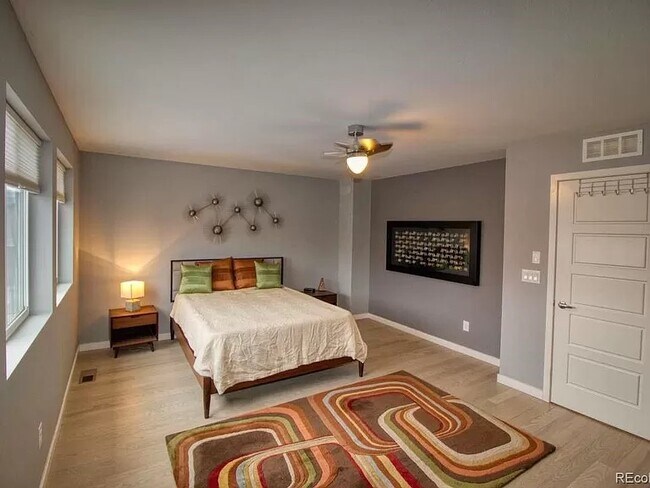 Foto del edificio - 10837 Truckee Cir