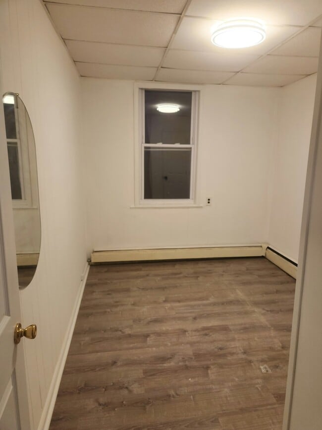 Building Photo - 321 Jefferson Ave