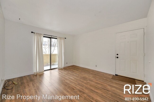 Building Photo - 1261 Shadow Ridge Dr