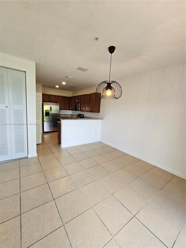 Foto del edificio - 10630 Northwest 88th Street Apt #208, Dora...