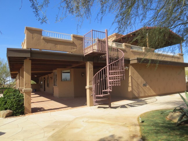 Building Photo - Horse Lovers Dream Property!!!