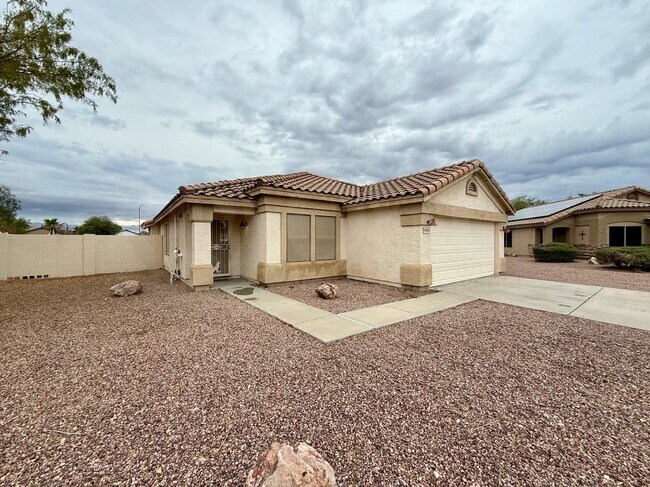 Building Photo - 16550 N Naegel Dr
