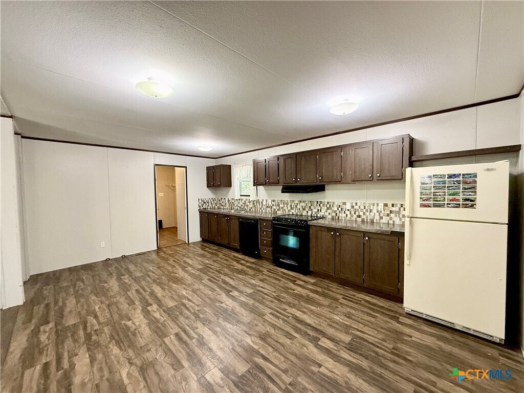Building Photo - 159 Deer Ln