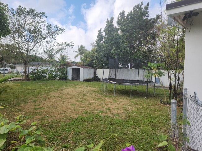 Photo - 838 NW 98th St House