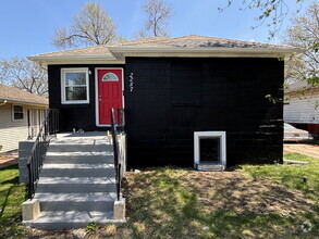 Building Photo - 2257 Waite St