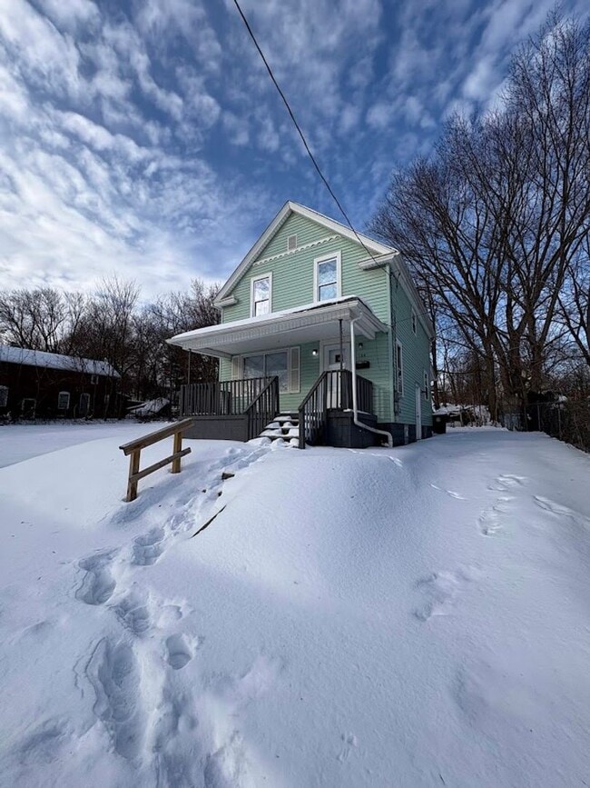 Building Photo - 166 Chittenden St