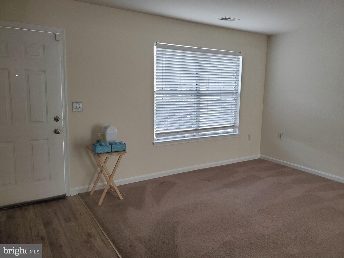 Primary Photo - 406 Trefoil Pl