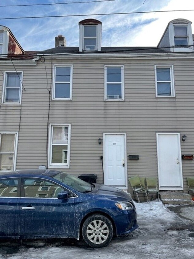 Primary Photo - 623 Dauphin St