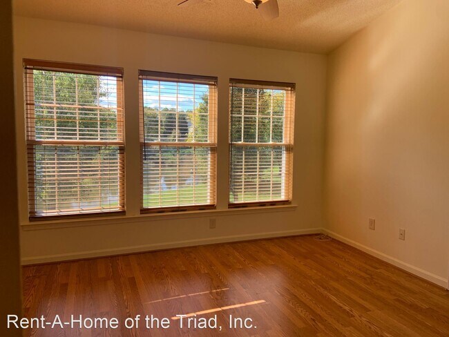 Foto del edificio - 3 br, 2.5 bath House - 3938 Elizabeth Glen...