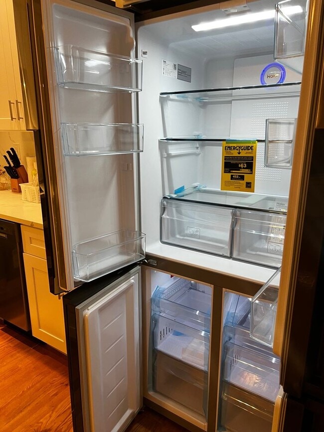 Building Photo - WOW!!!  GORGEOUS BRIGHTON 3 BED WITH HT AND HW INCLUDED!!