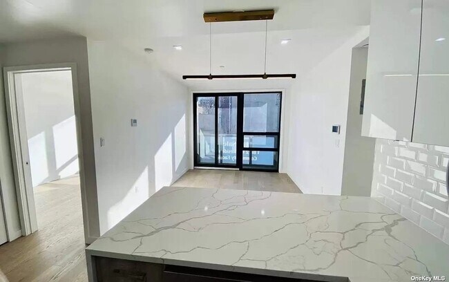 Foto del edificio - 279 Sumpter St