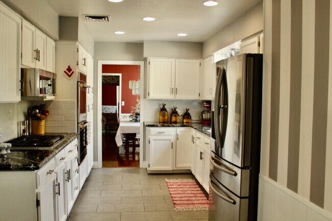 Foto del edificio - 2041 E Gary Cir