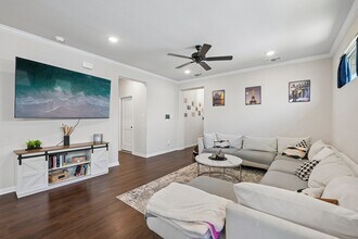 Building Photo - 716 Killam Dr