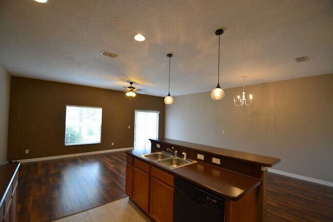 Foto del edificio - 2570 REVOLUTION STREET, UNIT 101